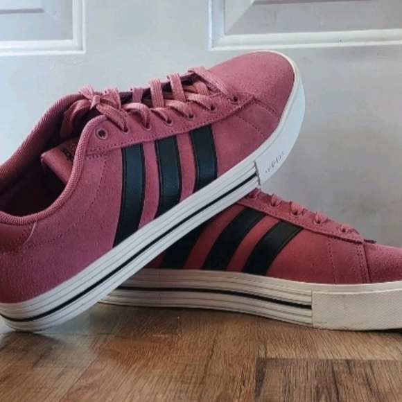 NWOB Adidas Men's Sneakers in Rose and Black Size 11.5 - Picture 1 of 5